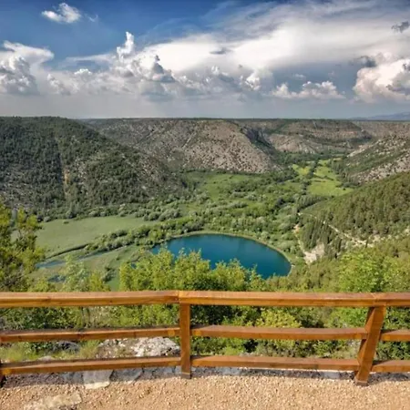 Βίλα Nika Lozovac